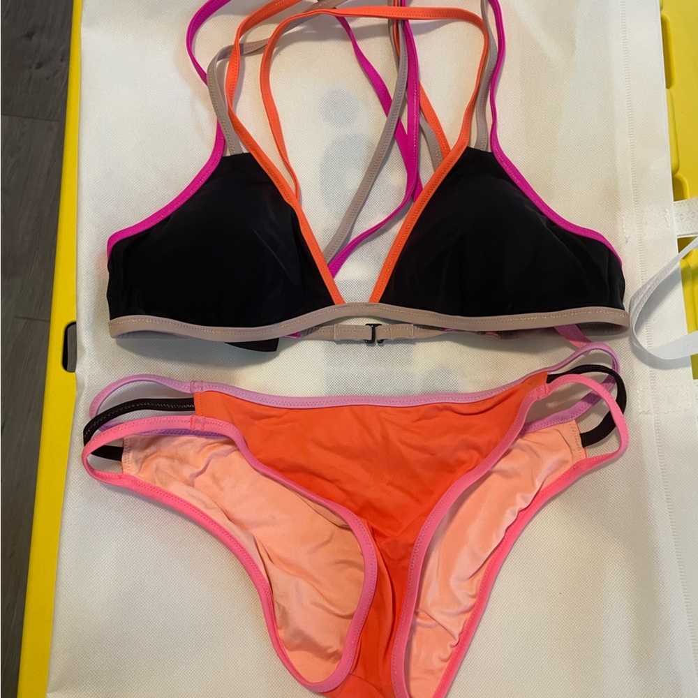 Victoria’s Secret bikini set